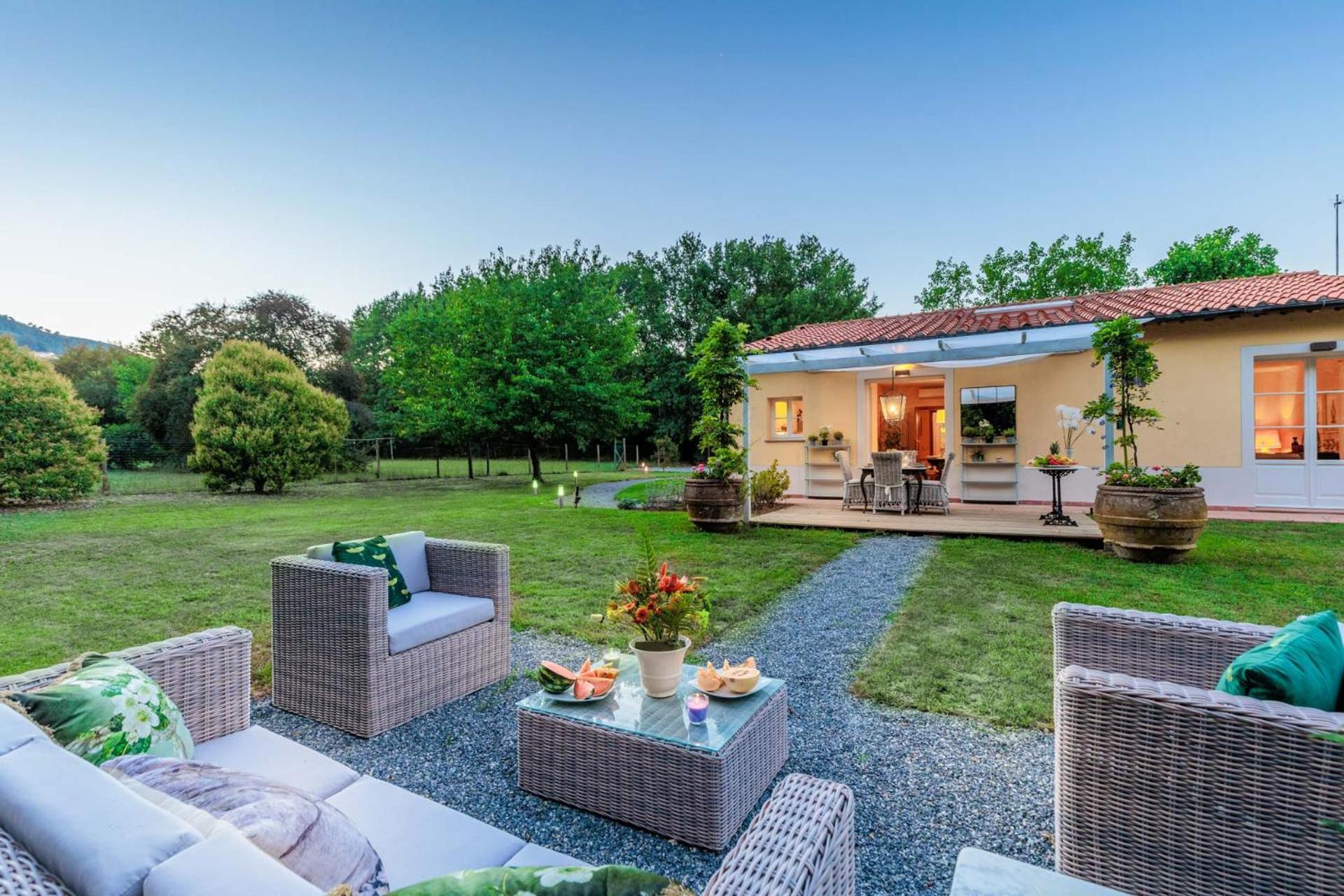 Villa Bassotta, A Charming Cottage Lucca Ngoại thất bức ảnh