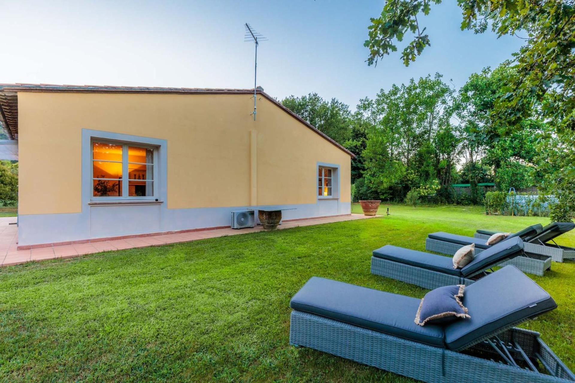 Villa Bassotta, A Charming Cottage Lucca Ngoại thất bức ảnh